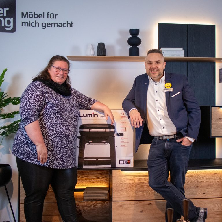 Gewinnspiel Interliving "Natural Living"
Gewinnübergabe des Weber Lumin Compact Elektrogrills im Wert von 529€ bei Möbel Schaumann in Korbach

Teilnahmezeitraum: 17.05.-16.07.2023